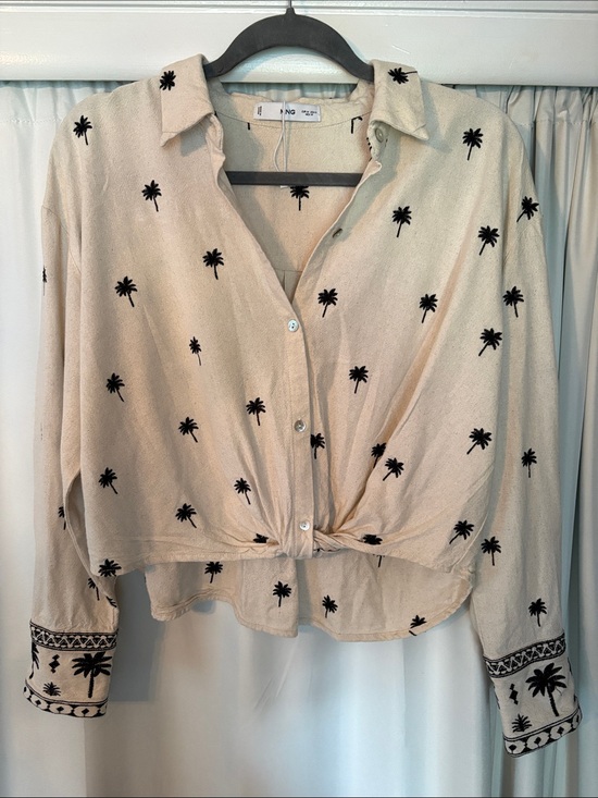 Mng Casual Tops - MNG MANGO NWT Beige Palm-Print Button Front Top